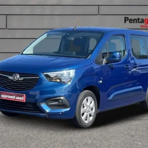 Vauxhall Combo Life 1.5 Turbo D Blueinjection Energy MPV 5dr Diesel Manual - Image 3