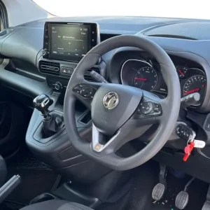 Vauxhall Combo Life 1.5 Turbo D Blueinjection Energy MPV 5dr Diesel Manual - Image 5