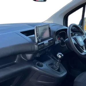 Vauxhall Combo Life 1.5 Turbo D Blueinjection Energy MPV 5dr Diesel Manual - Image 8