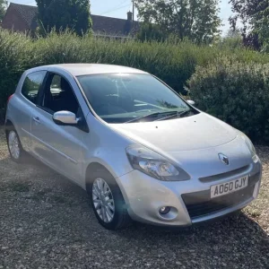 2010 Renault Clio 1.2 TCE Dynamique TomTom 3dr HATCHBACK Petrol Manual - Image 3