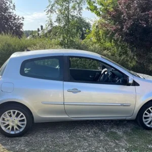 2010 Renault Clio 1.2 TCE Dynamique TomTom 3dr HATCHBACK Petrol Manual - Image 4