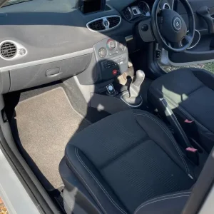 2010 Renault Clio 1.2 TCE Dynamique TomTom 3dr HATCHBACK Petrol Manual - Image 8