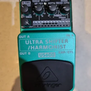 Behringer US600 harmoniser/pitchshifter