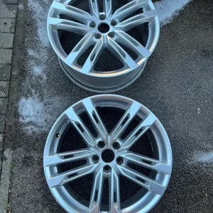 Audi S8 20 inch alloy wheels pair - Image 4
