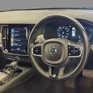 2018 Volvo S90 2.0 D4 R-Design Auto Euro 6 (s/s) 4dr SALOON Diesel Automatic - Image 3