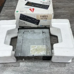 Vintage Cassette Radio - Image 2