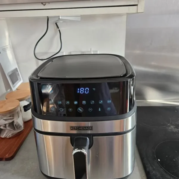 Beautiful and brand new kitchenair 7l air fryer