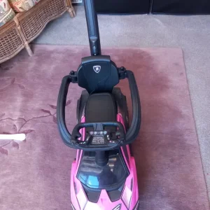 Sit on car - Image 2