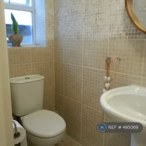 1 bedroom flat in Battersea Bridge Rd, London, SW11 (1 bed) (#495069) - Image 8