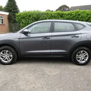 2018 Hyundai TUCSON 1.7 CRDi Blue Drive S Euro 6 (s/s) 5dr ESTATE Diesel Manual - Image 4