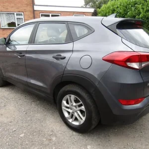 2018 Hyundai TUCSON 1.7 CRDi Blue Drive S Euro 6 (s/s) 5dr ESTATE Diesel Manual - Image 5