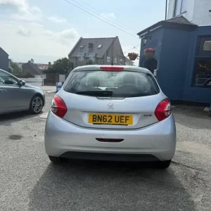 2012 Peugeot 208 ACCESS PLUS HDI Hatchback Diesel Manual - Image 6