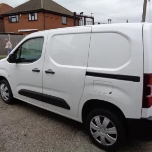 2021 21 PEUGEOT PARTNER 1.5 BLUEHDI 1000 PROFESSIONAL EURO 6 FSH NO VAT - Image 5