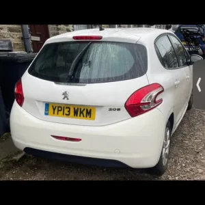 Peugeot, 208, Hatchback, 2013, Manual, 1199 (cc), 5 doors - Image 2