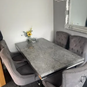 Dining table & 5 chairs