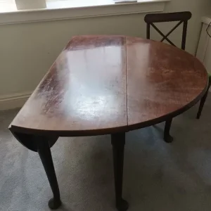 Georgian dining table and 4 chairs - Image 2