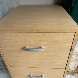 4 draw wooden filing cabinet ok for suspension files - Image 2