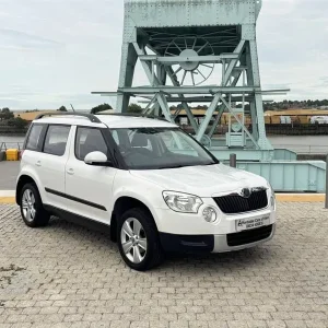 2011 Skoda Yeti 1.2 5dr DSG Hatchback Petrol Automatic - Image 2