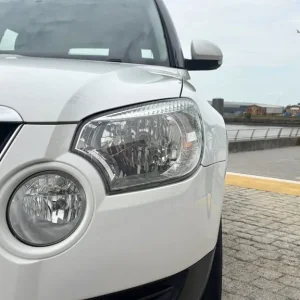 2011 Skoda Yeti 1.2 5dr DSG Hatchback Petrol Automatic - Image 4