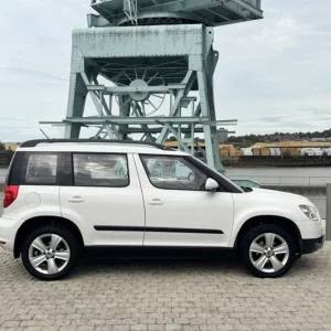 2011 Skoda Yeti 1.2 5dr DSG Hatchback Petrol Automatic - Image 5