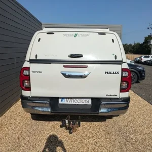 2021 Toyota Hilux D-4D Invincible Pickup Diesel Manual - Image 7