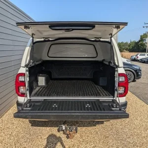 2021 Toyota Hilux D-4D Invincible Pickup Diesel Manual - Image 8