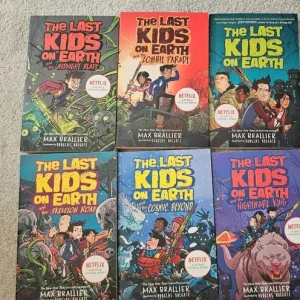 Books for sale - Image 4