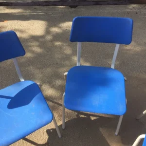 Set of 4 - childrens stacking chairs, metal frames + plastic seat and back - - Image 5