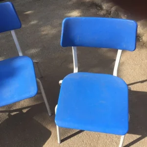 Set of 4 - childrens stacking chairs, metal frames + plastic seat and back - - Image 6