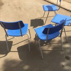 Set of 4 - childrens stacking chairs, metal frames + plastic seat and back - - Image 7