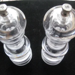 Nearly New Clear Acrylic Salt and Pepper Grinder Mill Set for £8.00 - Image 2