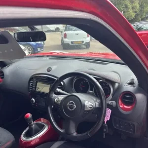 2015 Nissan Juke ACENTA PREMIUM DIG-T Hatchback Petrol Manual - Image 5