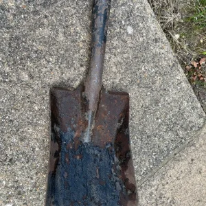 Small shovel
