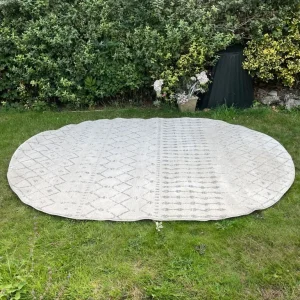 Large Rug - Image 2