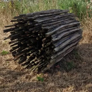 Wooden picket fence piling 1m H x 18.5m L - Image 4