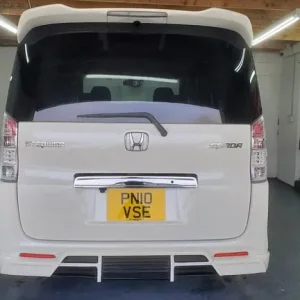 Honda stepwagon spada white body style kit fresh japanese import new tyres 2010 - Image 8