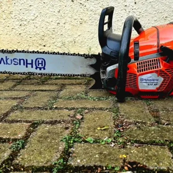 Husqvarna 572xp chainsaw