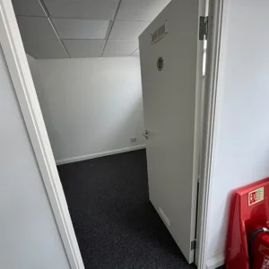 Small office 10 square metres - Image 3