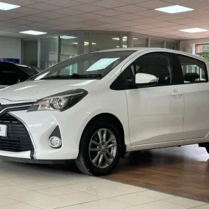 2015 Toyota Yaris 1.33 Dual VVT-i Icon Hatchback 5dr Petrol Manual Euro 5 Euro 5 (99 ps) Hatchbac... - Image 4