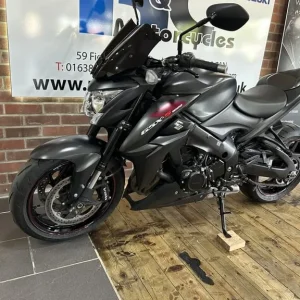 GSX-S1000 Phantom Black - Image 4