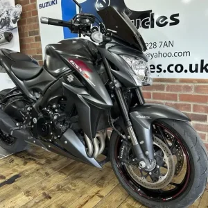 GSX-S1000 Phantom Black - Image 5