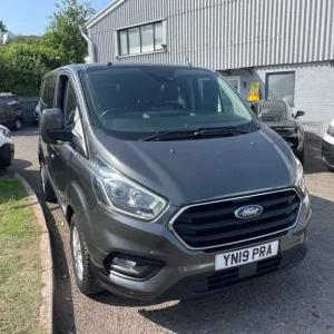2019 Ford Transit Custom 2.0 EcoBlue 130ps Low Roof D/Cab Limited 6 seat Van Crew Van Diesel Manual - Image 4