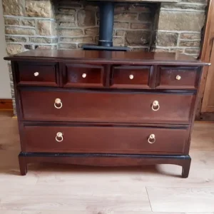 Stag Minstrel Chest of Drawers, 4-Over-2 Drawers