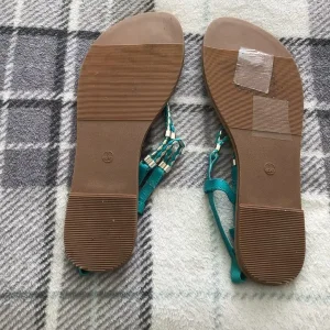 2 pairs Sandals Size 7 Never been Worn Please see photo for description £4 for 2 pairs - Image 3