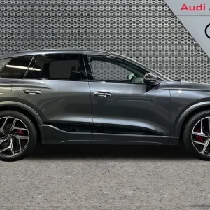 2025 Audi Q6 e-tron Q6 SUV Edition 1 e-tron quattro 285,00 kW ESTATE Electric Automatic - Image 5