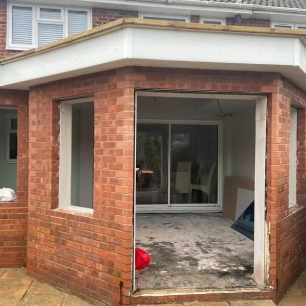 Builder and Decorator – Tiling, Flooring, Kitchens, Bathrooms