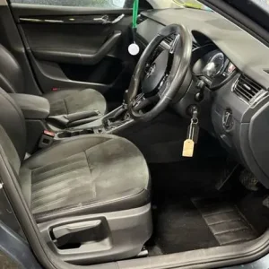 2019 Skoda Octavia 2.0 TDI SE L Estate 5dr Diesel DSG 7Spd Euro 6 (s/s) (150 ps) Estate Diesel Au... - Image 2