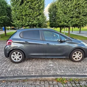 Peugeot, 208, Hatchback, 2013, Manual, 1199 (cc), 5 doors - Image 5