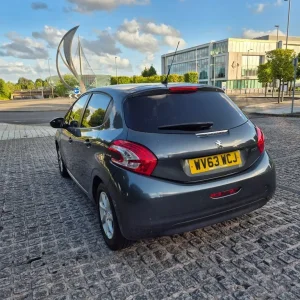 Peugeot, 208, Hatchback, 2013, Manual, 1199 (cc), 5 doors - Image 7