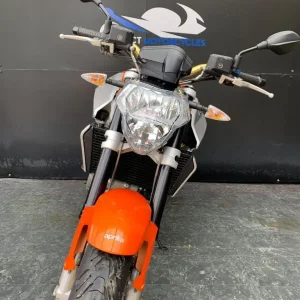 Aprilia SL 750 SHIVER FANTASTIC LOW MILEAGE BIKE - Image 3